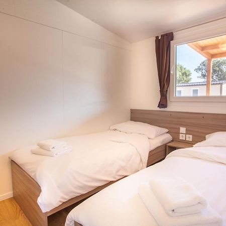 Mobile Homes Delta Marine At Campsite Rapoca 네레자인 외부 사진
