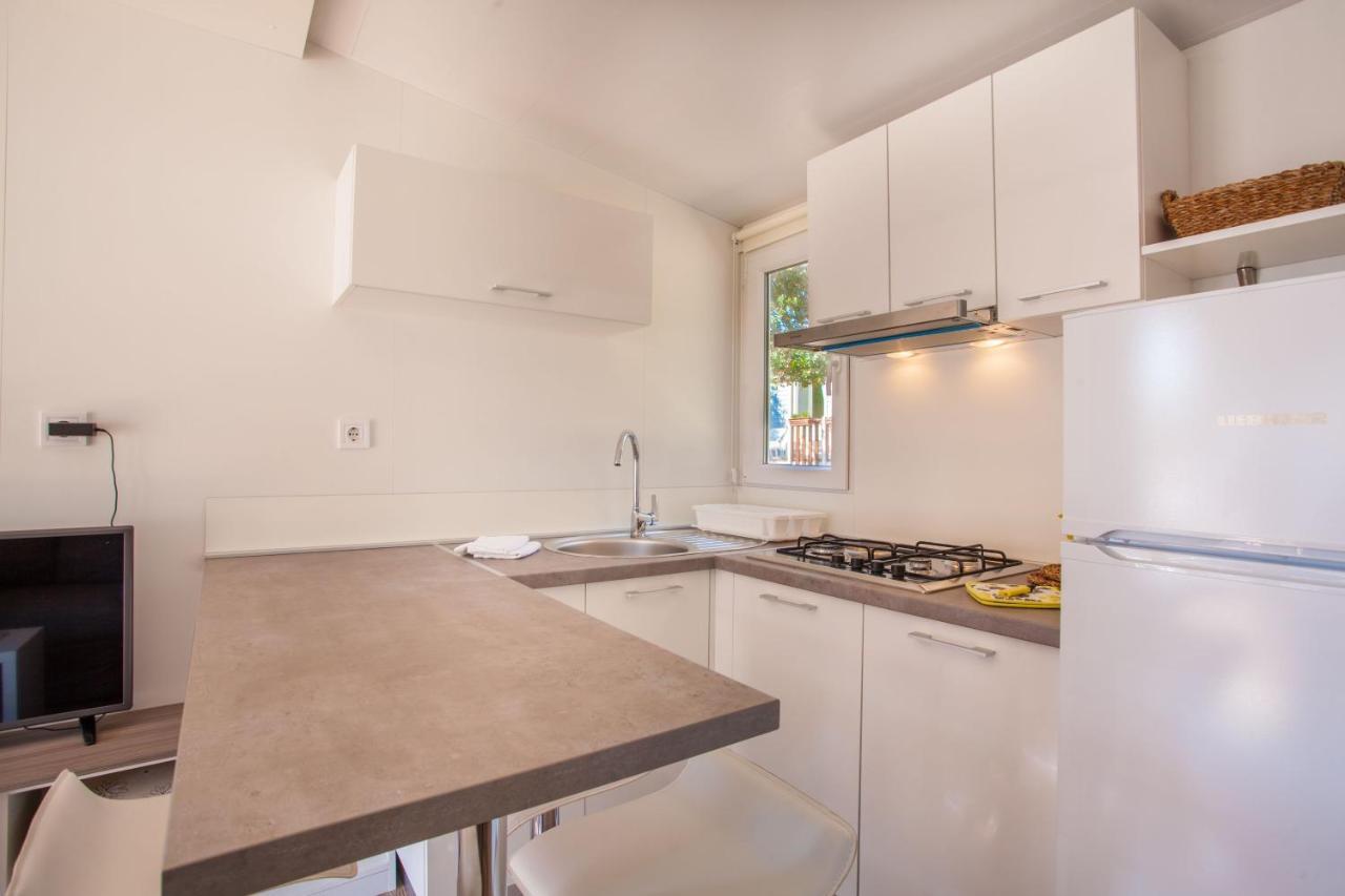 Mobile Homes Delta Marine At Campsite Rapoca 네레자인 외부 사진