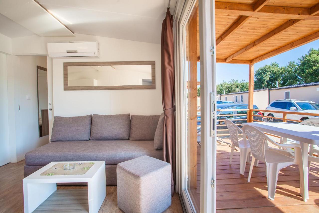 Mobile Homes Delta Marine At Campsite Rapoca 네레자인 외부 사진